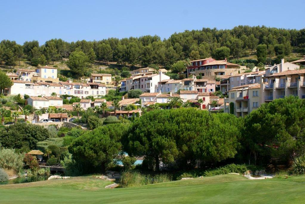 Hameau Des Amandiers-Vue Mer & Golf Saint-Cyr-sur-Mer Kültér fotó